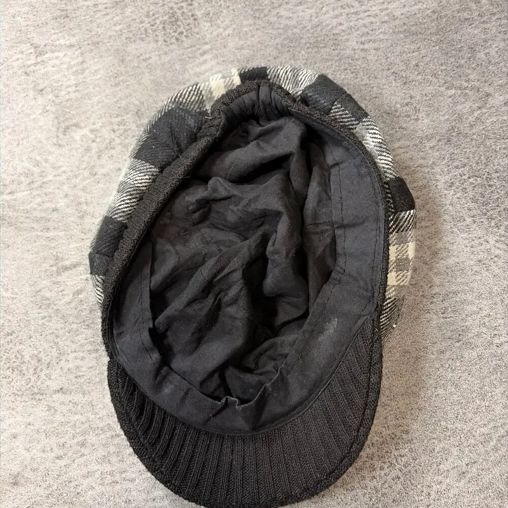 Plaid B&W Ribbed Button Newsboy Cap